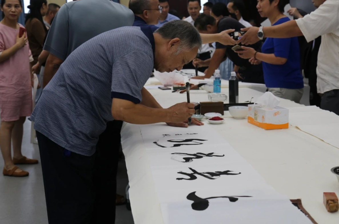 “双百进企 字画助力”台州市老干部“三效劳三助力”银龄行动走进bm11222宝马娱乐网站制药-bm11222宝马娱乐网站-新闻动态