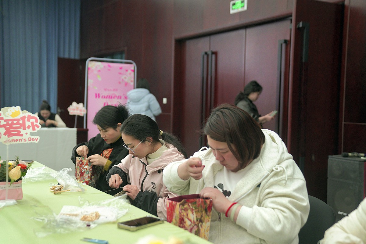 愿你的笑容如春花般绽放——bm11222宝马娱乐网站制药2025年三八妇女节系列运动-bm11222宝马娱乐网站-新闻动态