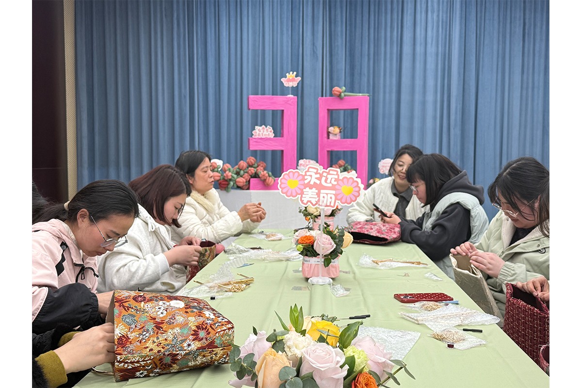 愿你的笑容如春花般绽放——bm11222宝马娱乐网站制药2025年三八妇女节系列运动-bm11222宝马娱乐网站-新闻动态